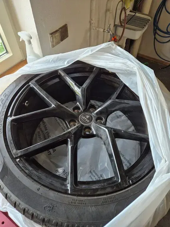 Gebraucht Lotus Eletre 450 kW (612 PS) 2023 Schwarz SUV