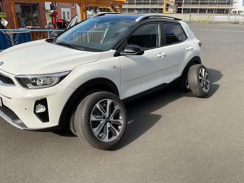 Gebraucht 2019 Kia Stonic DREAM-TEAM Edition SUV | 14.700 € (Guter Preis) - Bild 1/4
