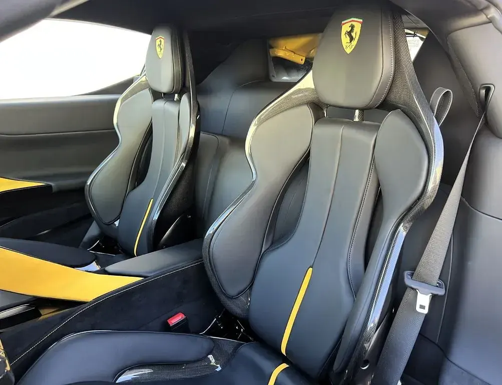 Neu Ferrari Testarossa 2026 Gelb