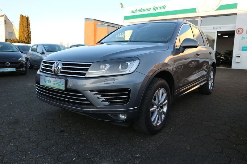 Grau Gebraucht 2015 VW Touareg Terrain Tech SUV | 25.990 € (Fairer Preis) - Bild 1/4