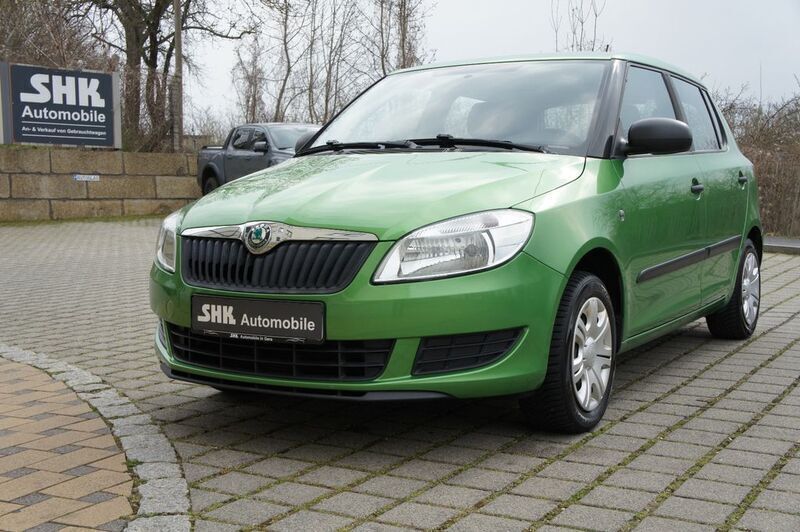 Grün Gebraucht 2013 Skoda Fabia Cool Edition Limousine | 4.499 € (Fairer Preis) - Bild 1/4