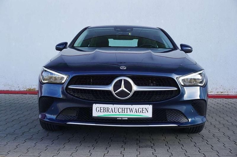Gebraucht Mercedes CLA250e 160 PS (117 kW) 2022 Denimblau metallic Limousine