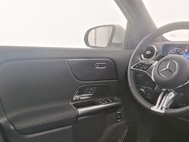 Weiß Gebraucht 2025 Mercedes GLA180 Progressive SUV | 35.980 € (Fairer Preis) - Bild 1/4