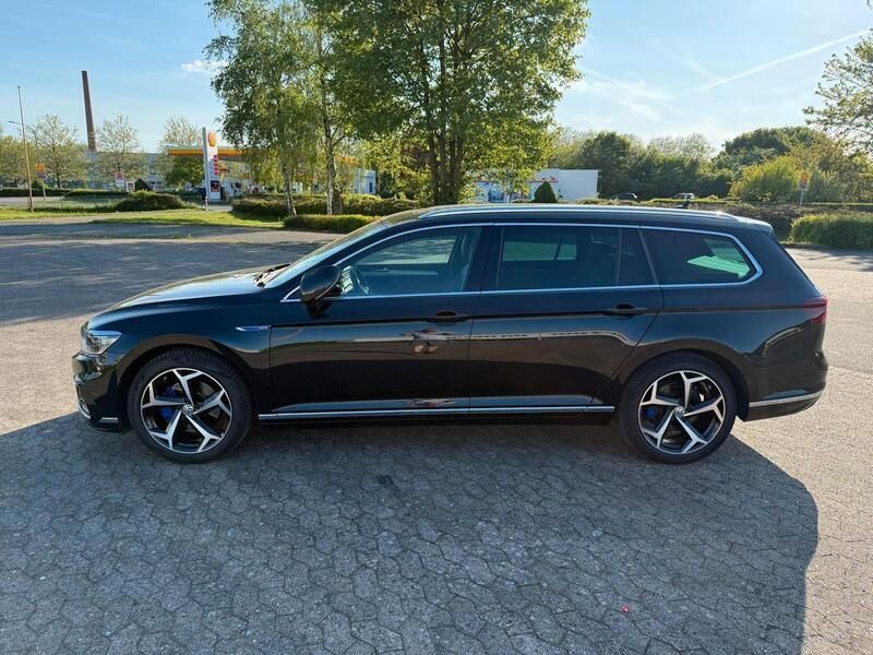 Schwarz Gebraucht 2020 VW Passat GTE Kombi | 24.490 € (Etwas zu teuer) - Bild 1/4