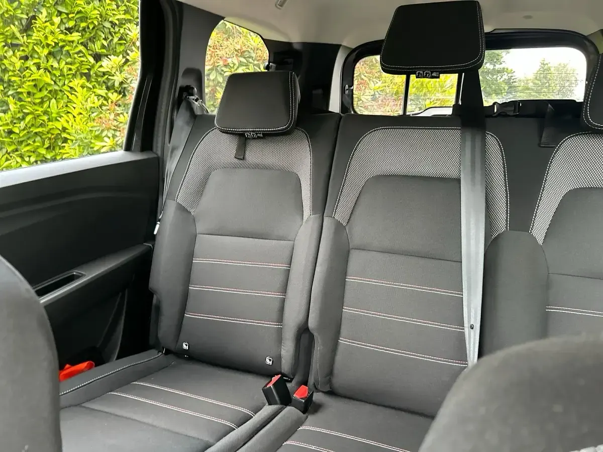 Gebraucht Dacia Jogger Extreme 110 PS (80 kW) 2023 Schwarz Van / Kleinbus