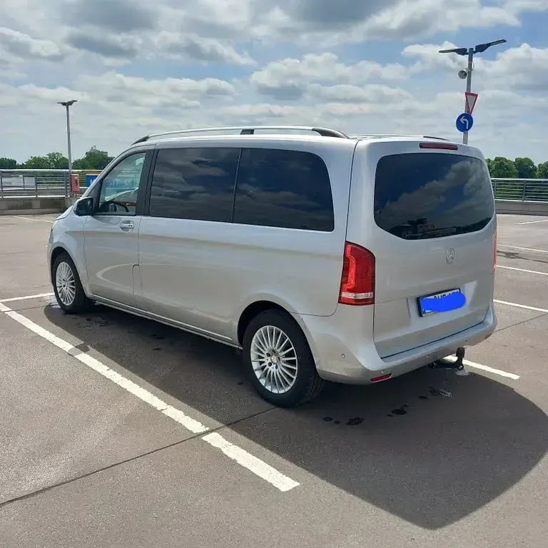 Gebraucht Mercedes V250 Edition 204 PS (150 kW) 2017 Silber Van / Kleinbus