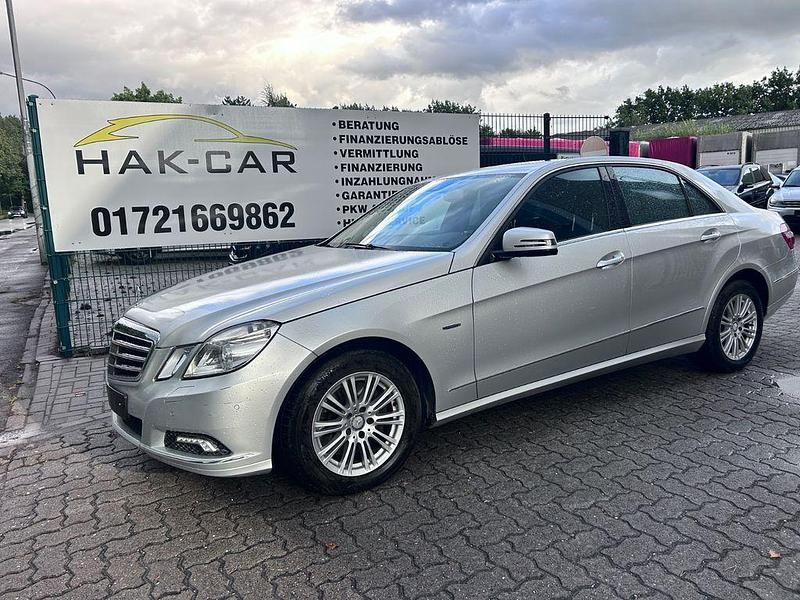 Silber Gebraucht 2010 Mercedes E350 Limousine | 9.200 € (Fairer Preis) - Bild 1/4