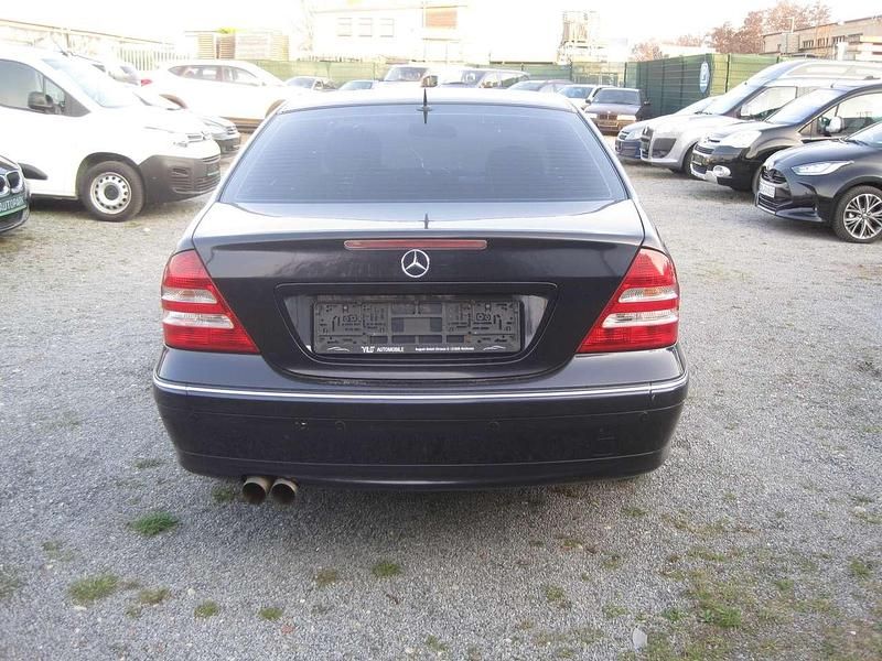Gebraucht Mercedes C230 204 PS (150 kW) 2006 Tansanitblau  metalliclack Limousine