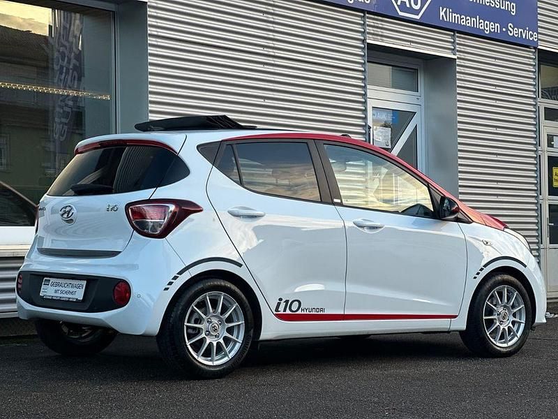 Gebraucht Hyundai i10 67 PS (49 kW) 2019 Weiß Kleinwagen
