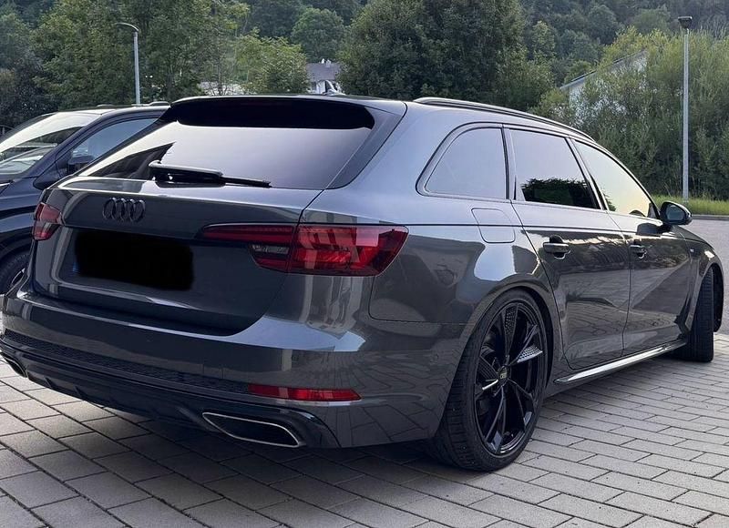 Gebraucht Audi A4 S-Line 190 PS (139 kW) 2018 Grau Kombi