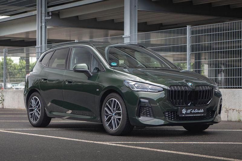 Grün Gebraucht 2024 BMW 218 Active Tourer M Sport Van / Kleinbus | 30.700 € (Guter Preis) - Bild 1/4