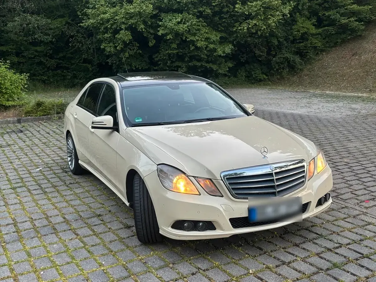 Gebraucht Mercedes E200 136 PS (100 kW) 2011 Beige Limousine