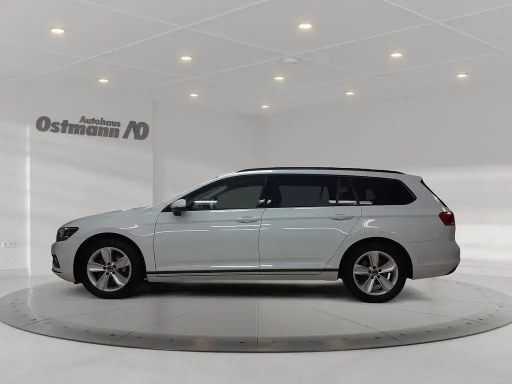 Usata VW Passat 150 CV (110 kW) 2022 Bianco Station wagon