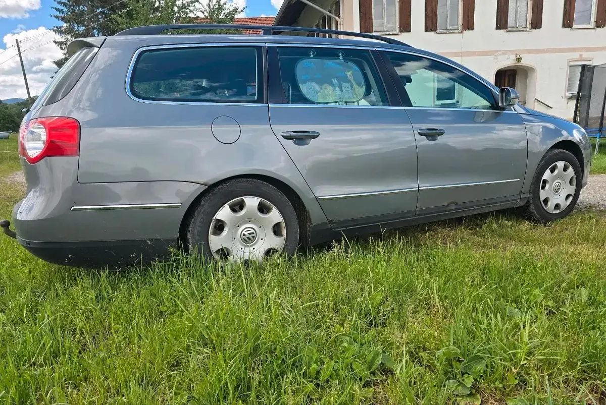 Gebraucht VW Passat 140 PS (102 kW) 2005 Grau Kombi