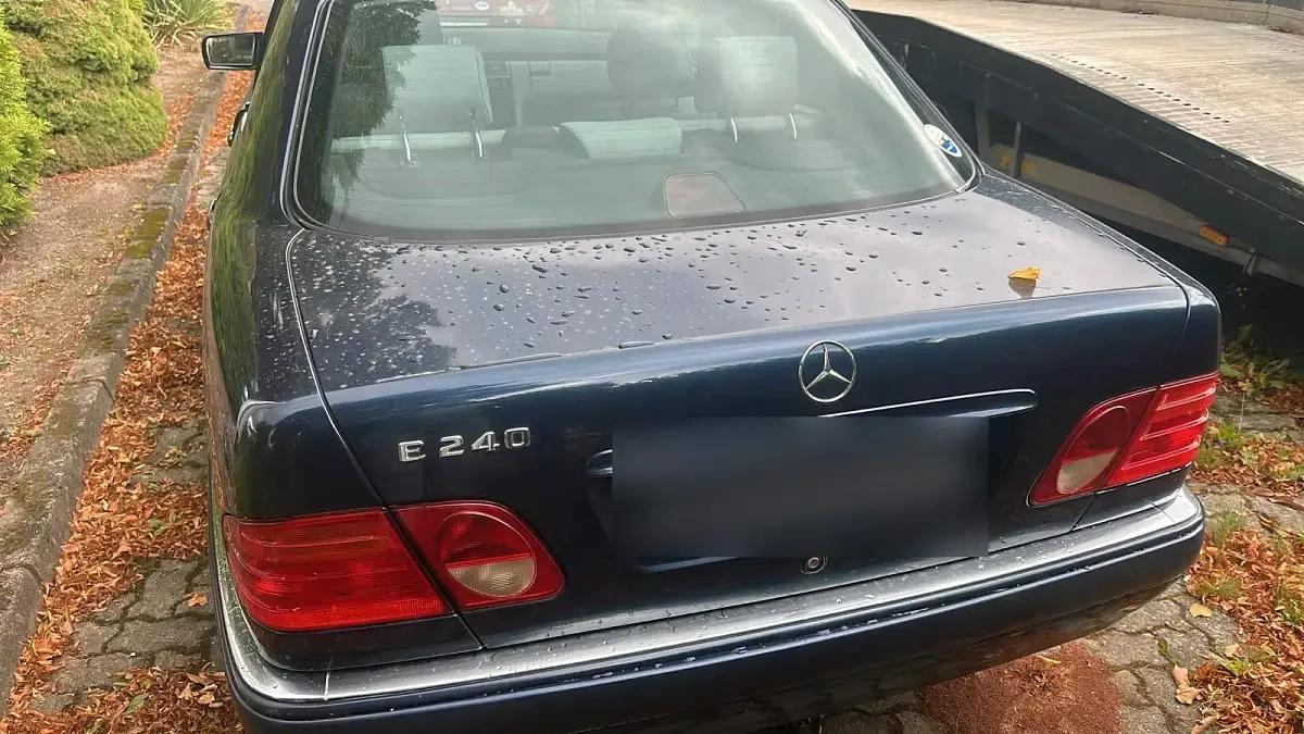 Gebraucht Mercedes E240 177 PS (130 kW) 1997 Limousine