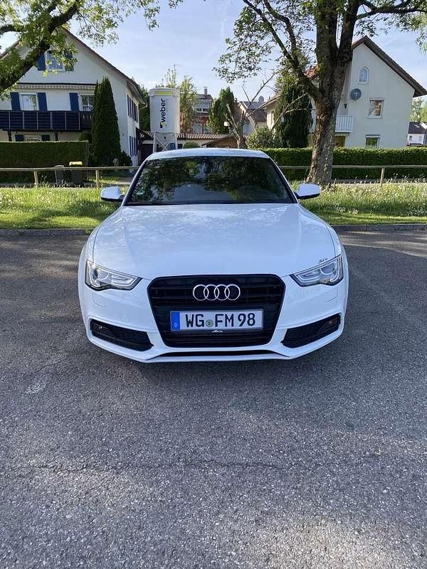 Weiß Gebraucht 2014 Audi A5 Sportback Coupé | 13.999 € (Teuer) - Bild 1/4