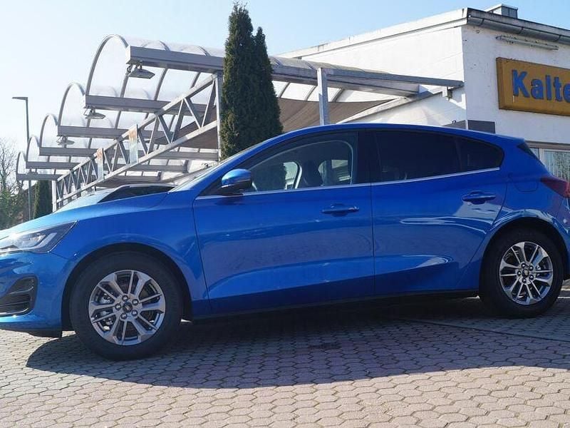 Neu Ford Focus Titanium X 125 PS (91 kW) 2026 Desterislandblue Limousine
