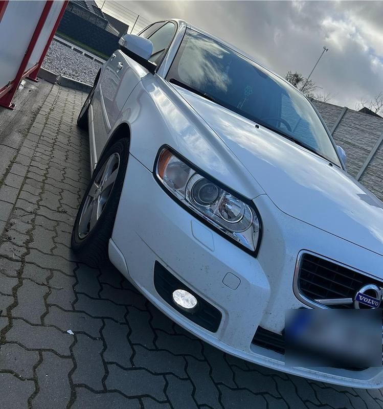 Gebraucht Volvo V50 150 PS (110 kW) 2012 Weiß Kombi