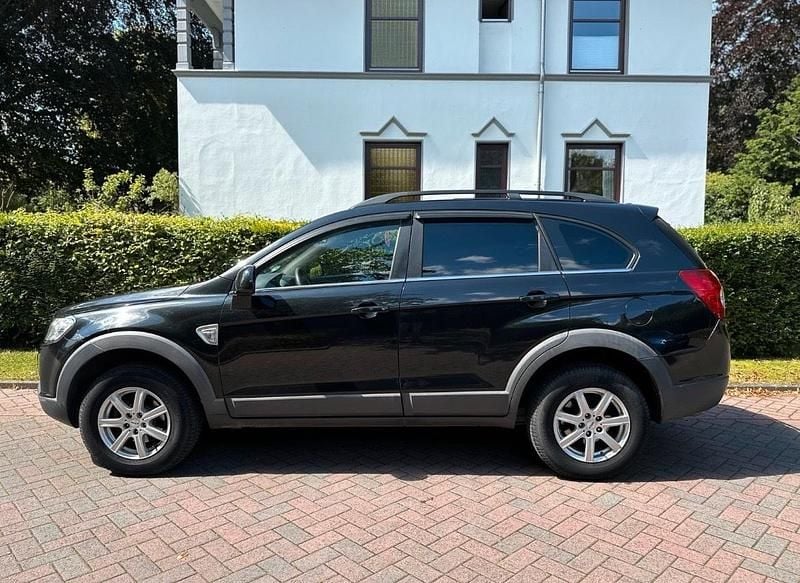 Schwarz Gebraucht 2010 Chevrolet Captiva SUV | 2.800 € (Superpreis) - Bild 1/4