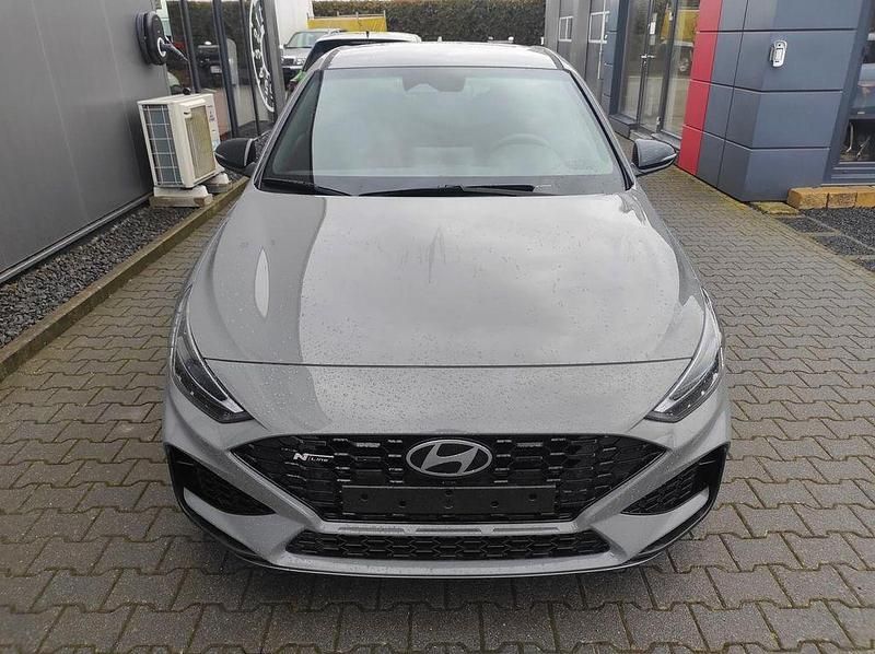 Neu Hyundai i30 N Line 140 PS (102 kW) 2025 Grau Limousine