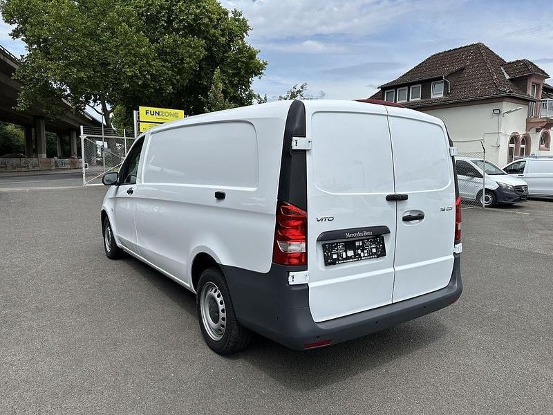 Gebraucht Mercedes Vito 163 PS (119 kW) 2021 Arktikweiss Van