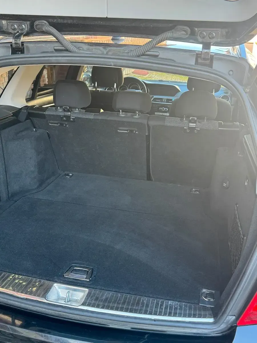 Gebraucht Mercedes C180 120 PS (88 kW) 2012 Schwarz Kombi