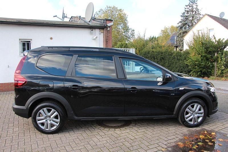 Gebraucht Dacia Jogger Extreme 101 PS (74 kW) 2023 Rot Van / Kleinbus