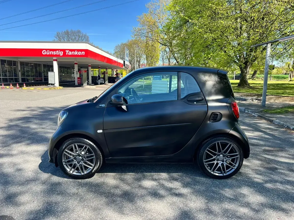 Używany Smart ForTwo Coupé Brabus 90 KM (66 kW) 2019 Czarny Coupe