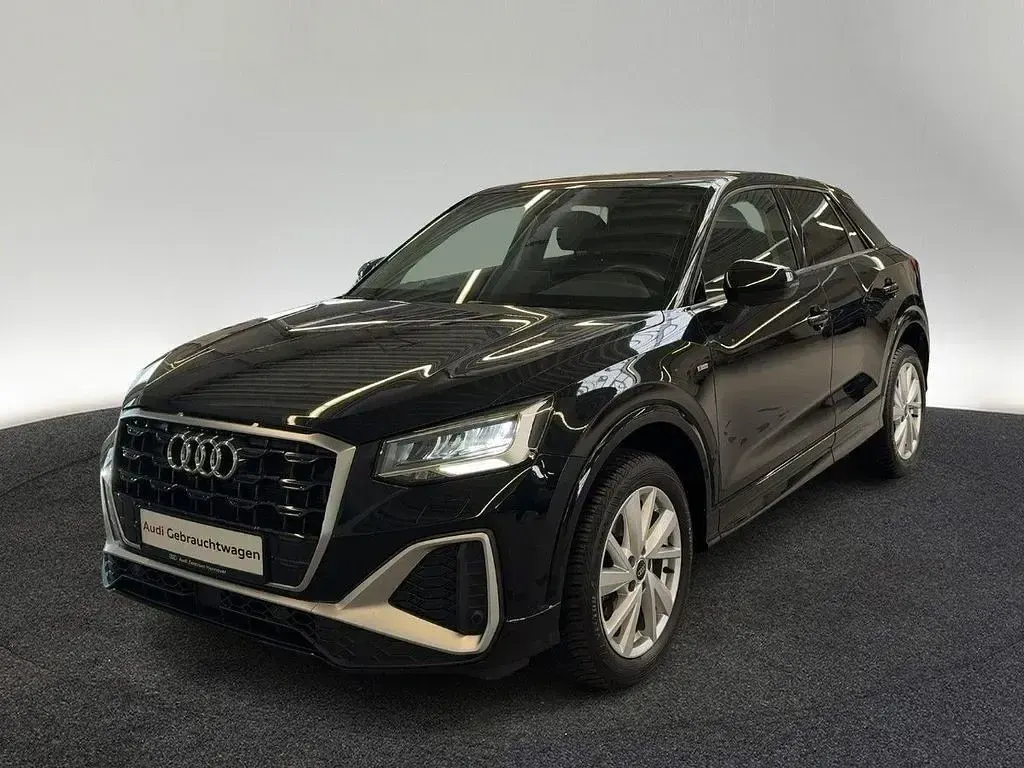 Gebraucht Audi Q2 S-Line 110 PS (80 kW) 2023 Mythosschwarz metallic SUV