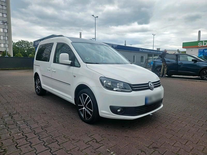 Weiß Gebraucht 2012 VW Caddy Edition Van / Kleinbus | 10.499 € (Etwas zu teuer) - Bild 1/4