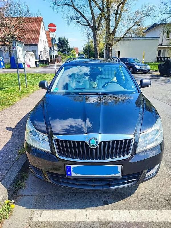 Gebraucht Skoda Octavia Active 105 PS (77 kW) 2012 Schwarz Kombi