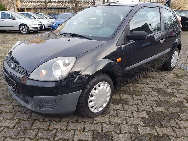 Pantherschwarz metallic Gebraucht 2006 Ford Fiesta Ambiente Kleinwagen | 1.799 € (Etwas zu teuer) - Bild 1/4