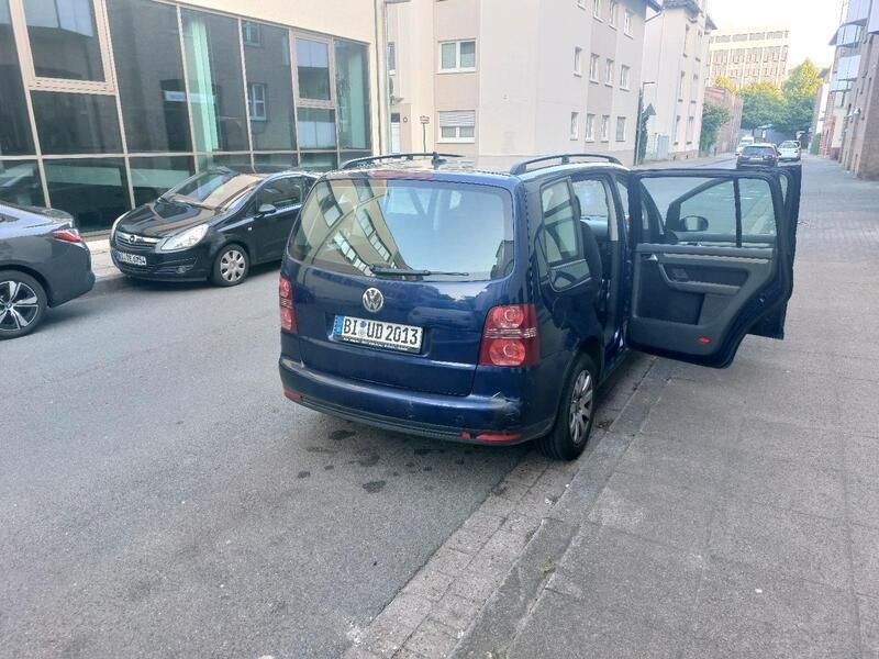 Blau Gebraucht 2008 VW Touran Van / Kleinbus | 2.650 € (Fairer Preis) - Bild 1/4