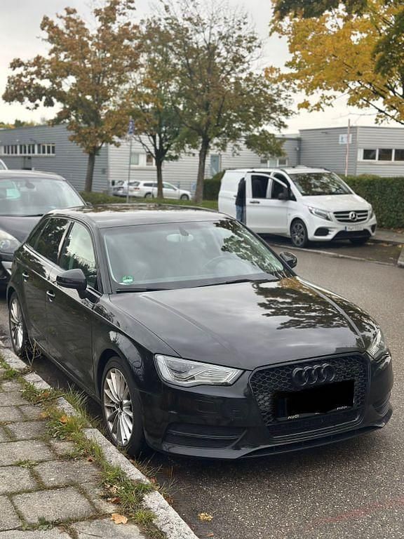 Schwarz Gebraucht 2015 Audi A3 S-Line Limousine | 11.700 € (Guter Preis) - Bild 1/4