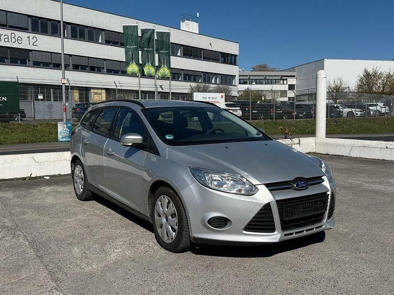 Usata Ford Focus 116 CV (85 kW) 2014 Argento Berlina
