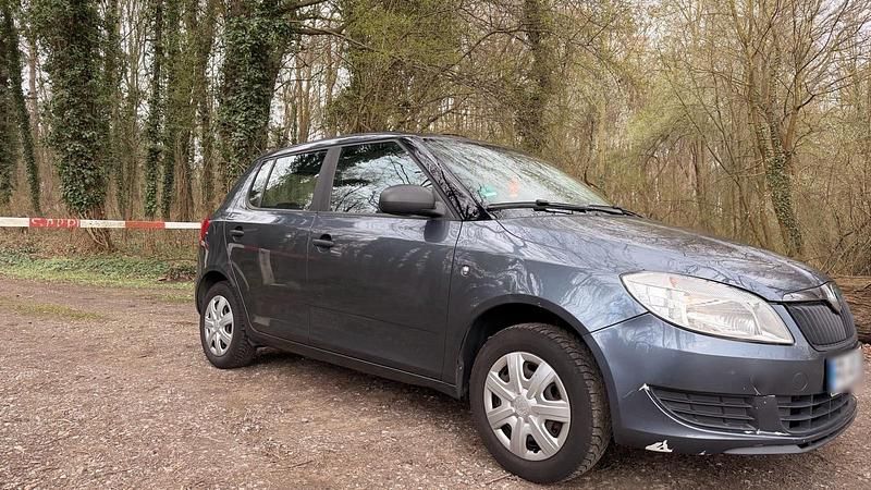 Gebraucht Skoda Fabia 70 PS (51 kW) 2012 Grau Limousine