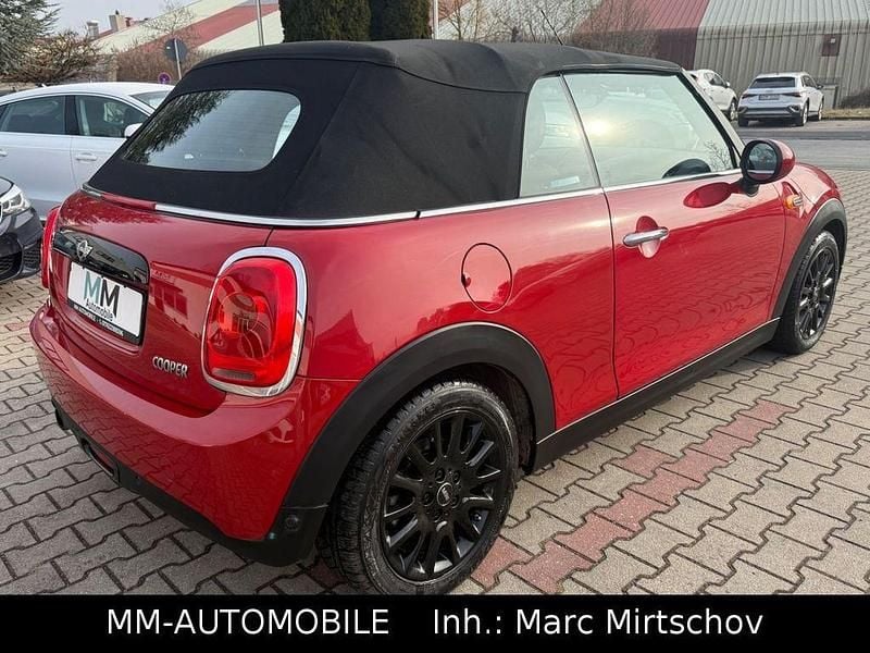 Gebraucht Mini Cooper Cabriolet 136 PS (100 kW) 2017 Blazing red ii metallic Cabrio