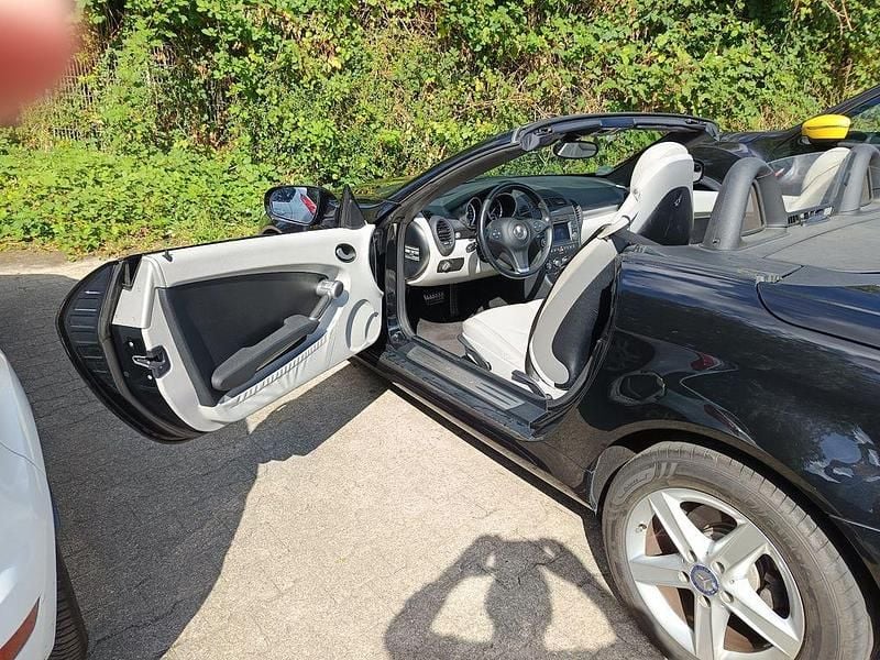 Schwarz Gebraucht 2009 Mercedes SLK300 Cabrio | 11.990 € (Fairer Preis) - Bild 1/4