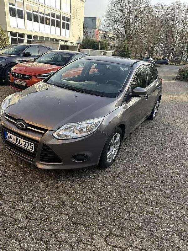 Gebraucht Ford Focus Ambiente 95 PS (69 kW) 2014 Limousine