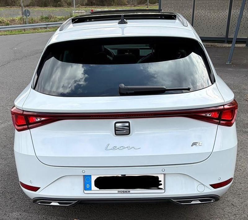 Gebraucht Seat Leon FR 150 PS (110 kW) 2022 Weiß Limousine