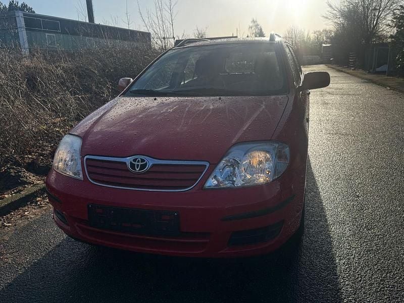 Rot Gebraucht 2004 Toyota Corolla Kombi | 3.199 € (Fairer Preis) - Bild 1/4