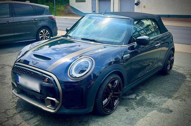 Schwarz Gebraucht 2024 Mini Cooper S Cabriolet Resolute Edition Cabrio | 39.500 € (Etwas zu teuer) - Bild 1/3