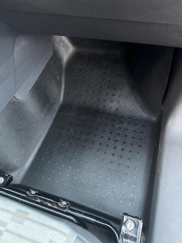 Gebraucht VW Caddy Maxi 101 PS (74 kW) 2012 Silber Van / Kleinbus