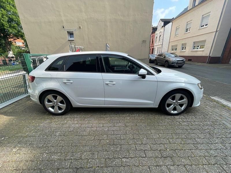 Gebraucht Audi A3 Ambiente 110 PS (80 kW) 2016 Weiß Limousine
