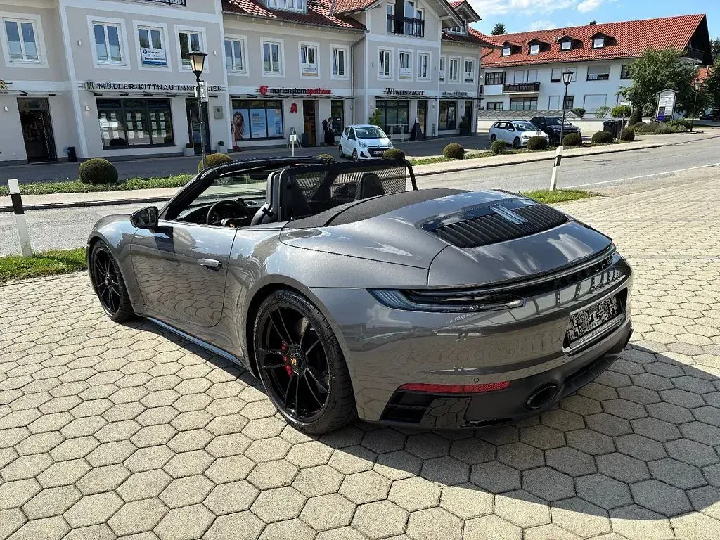 Gebraucht Porsche 911 Carrera 4 GTS 480 PS (353 kW) 2023 Grau Cabrio
