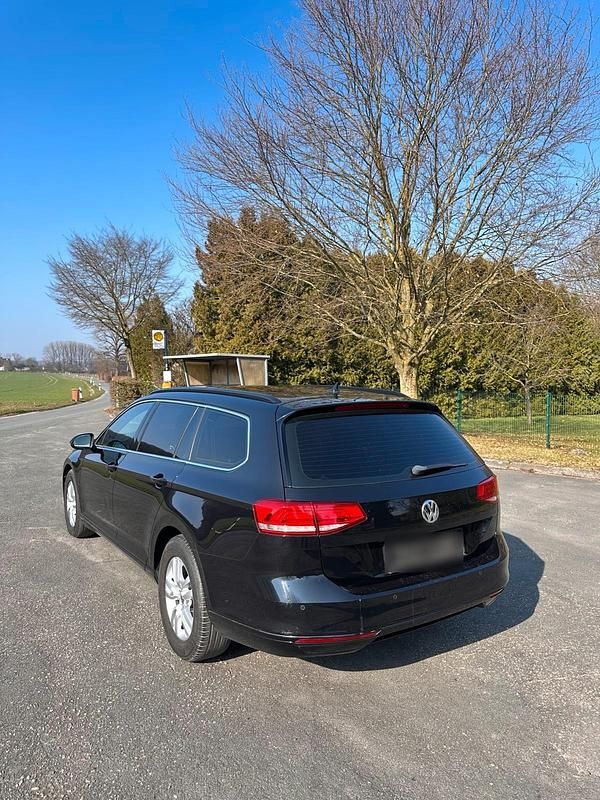 Gebraucht VW Passat R 150 PS (110 kW) 2016 Schwarz Kombi