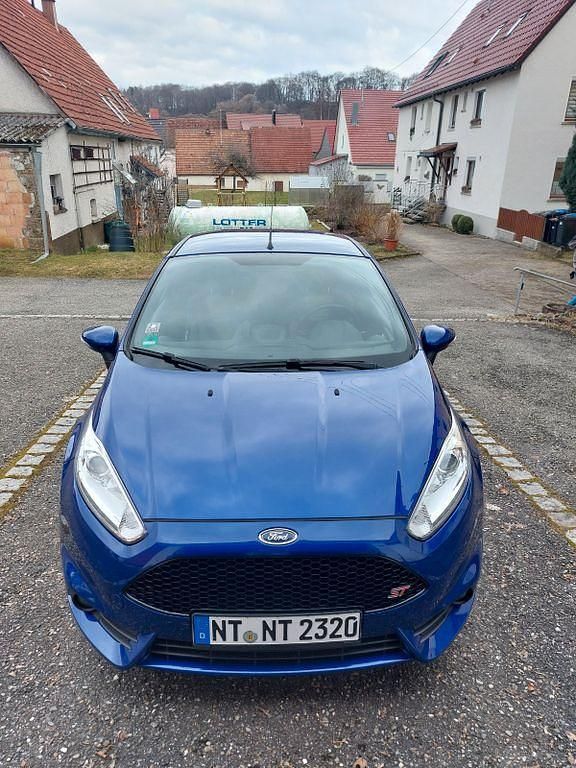 Gebraucht Ford Fiesta ST 182 PS (133 kW) 2016 Blau Limousine