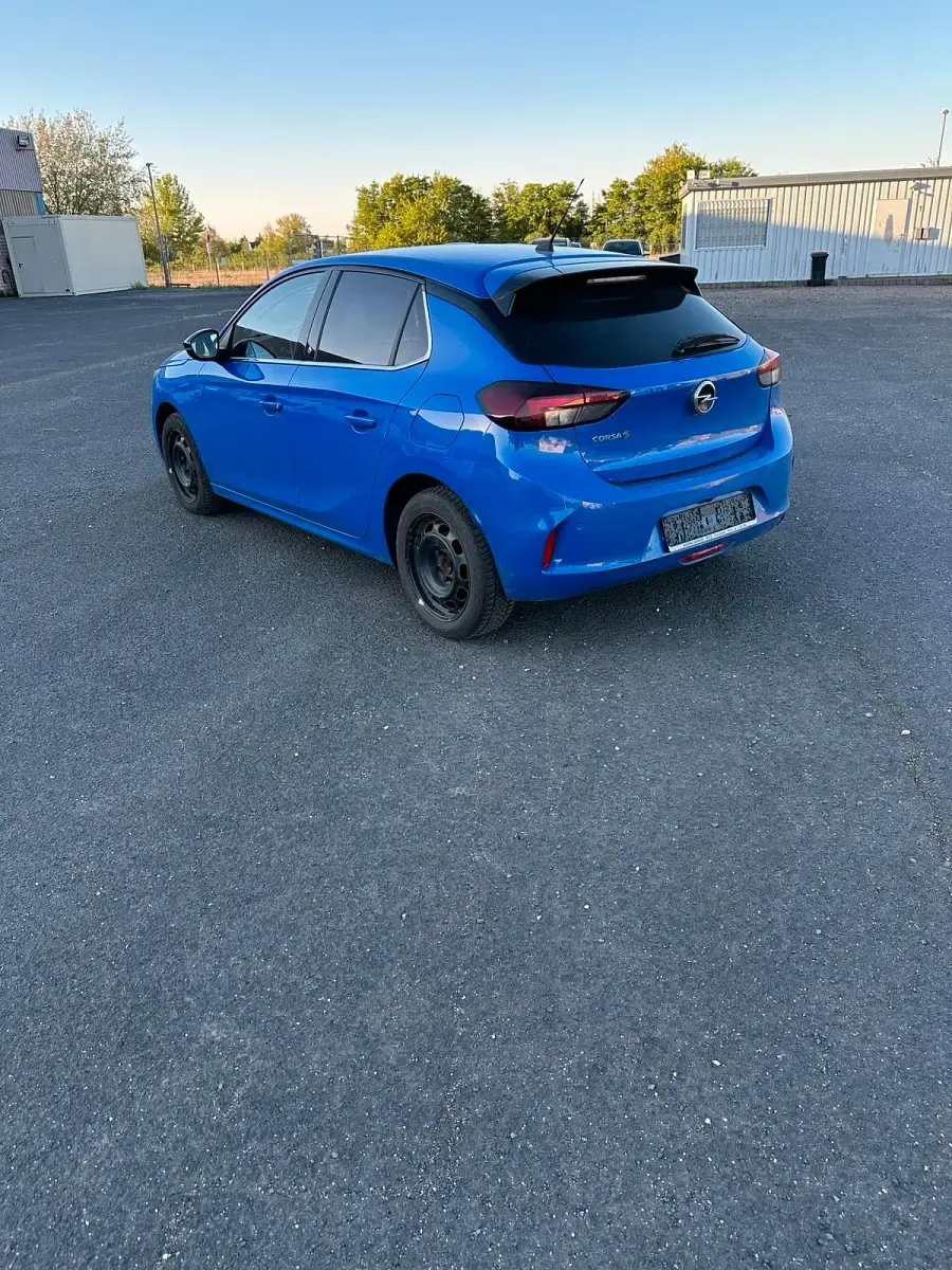 Używany Opel Corsa-e 100 kW (136 KM) 2021 Niebieski Hatchback