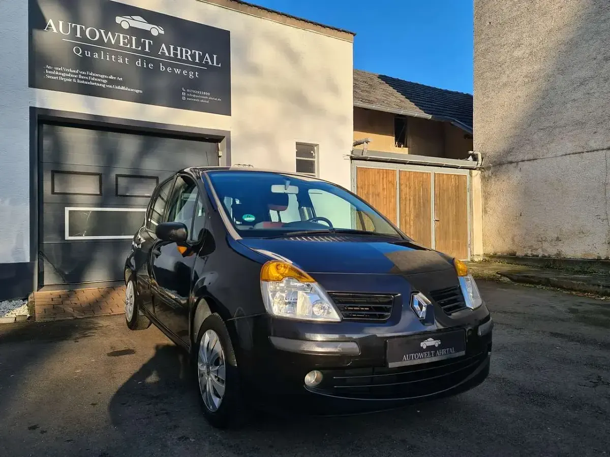 Używany Renault Modus 75 KM (55 kW) 2006 Czarny Minivan