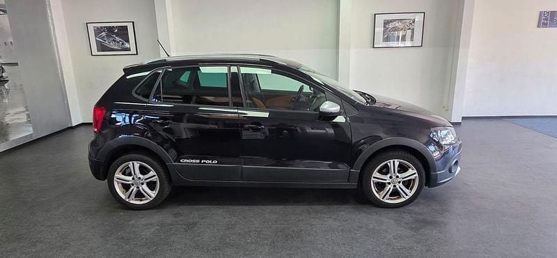Schwarz Gebraucht 2011 VW Polo Cross Kleinwagen | 7.990 € (Fairer Preis) - Bild 1/4